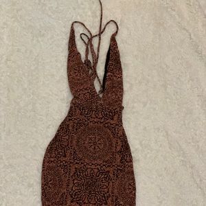 🆕 Givin the Cold Shoulder Mini Dress Size Medium Color Pinkish Gold